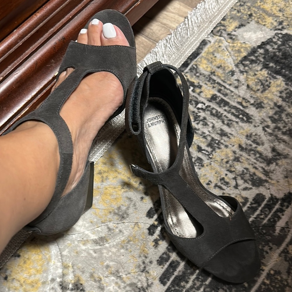Johnston & Murphy Women's Gray Suede Heels